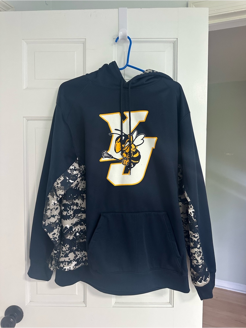 Navy yellow jackets lacrosse Hoodie with Camo Sleeves medium